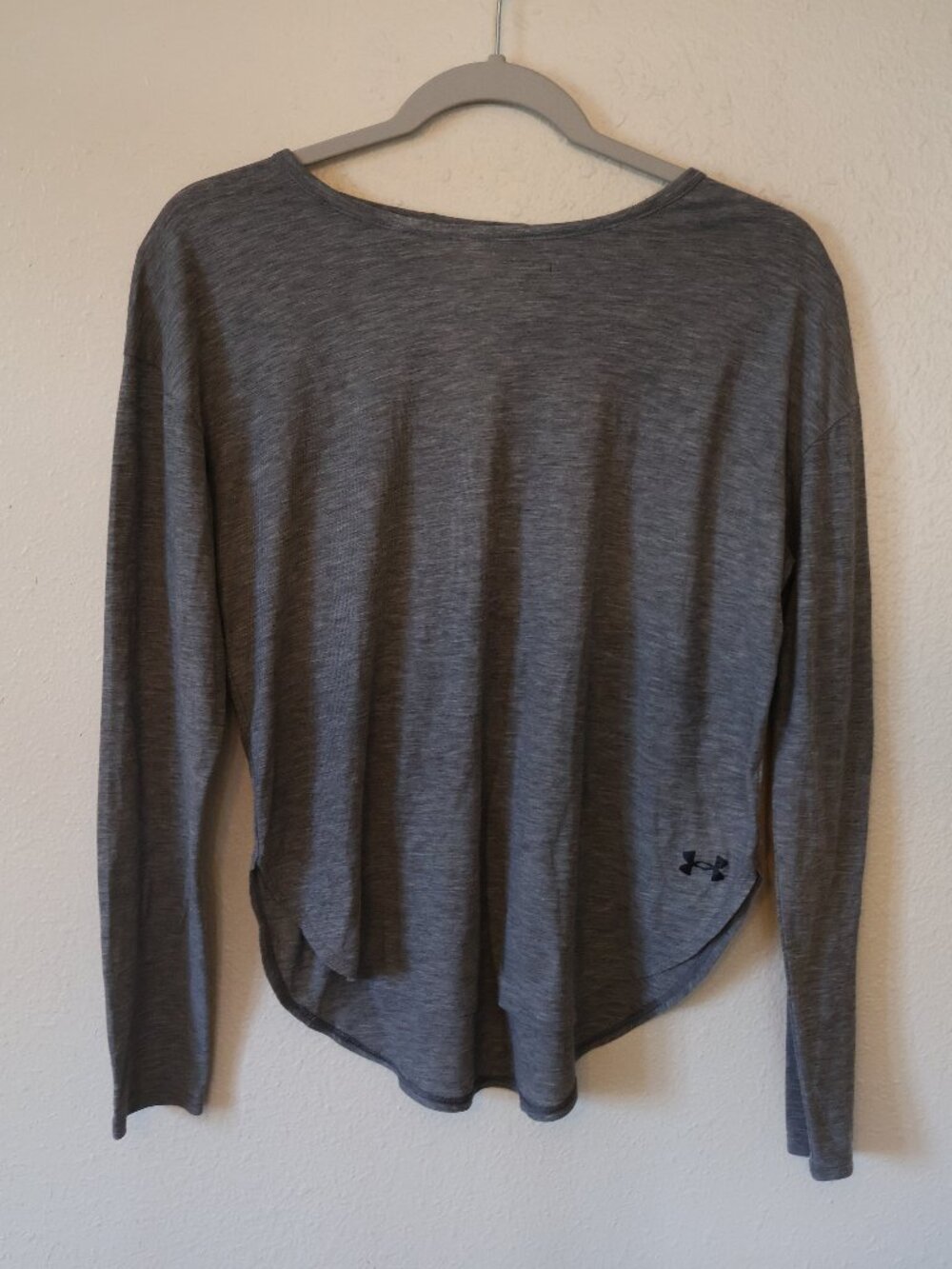 Under Armour HeatGear Long Sleeve Top with back cut out – Women’s Small